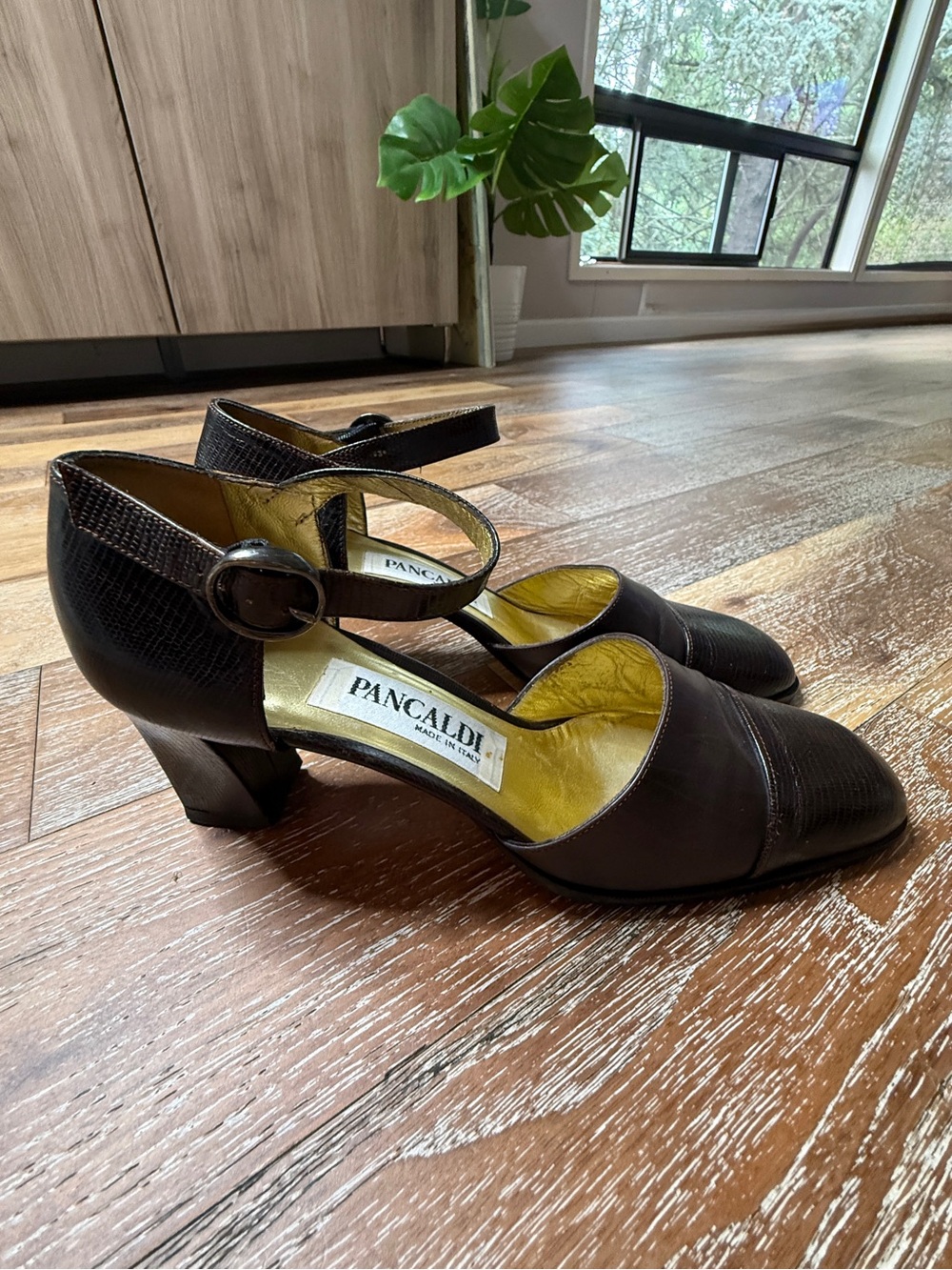 Vintage Pancaldi Brown Italian Leather Mary Jane Heels Pumps / Size 8 AA